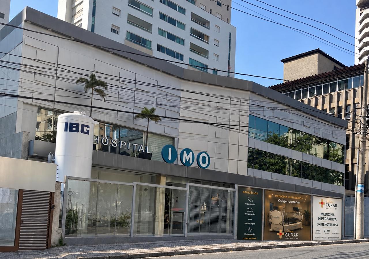 Fachada da Clínica Curar Brasil BH, na Av. Olegário Maciel, no bairro Lourdes, em Belo Horizonte